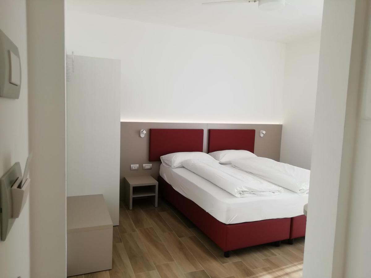 Albergo Garni Francesco Torbole Sul Garda Exterior photo