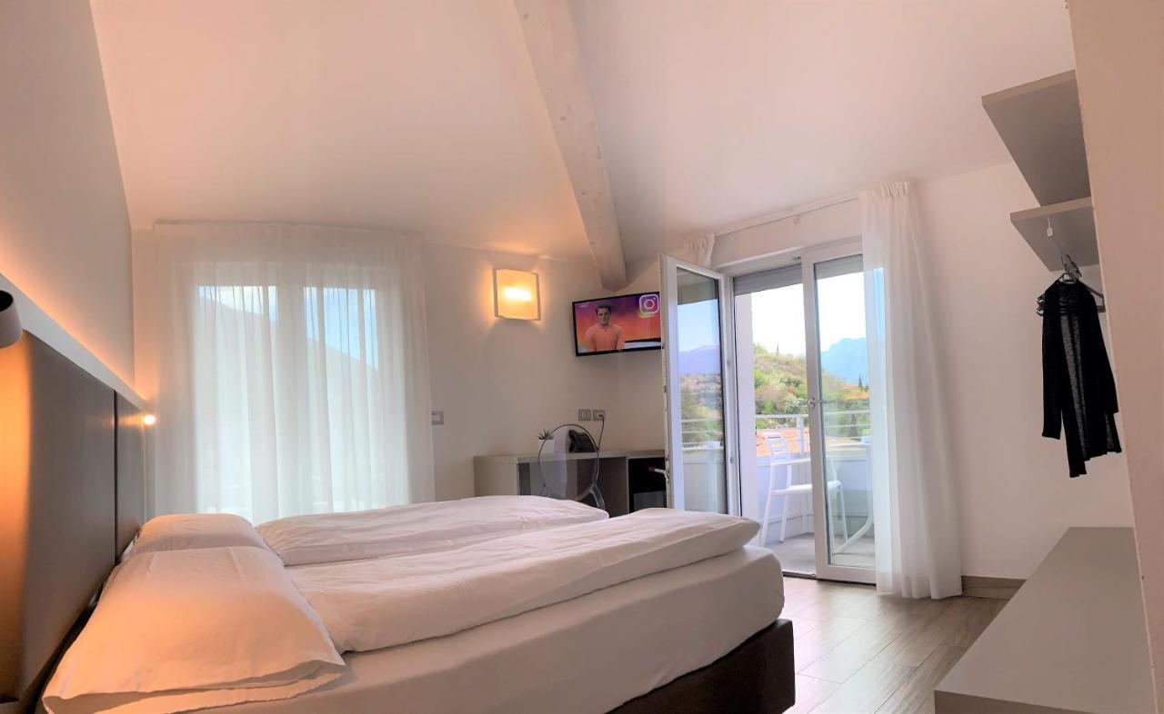 Albergo Garni Francesco Torbole Sul Garda Exterior photo