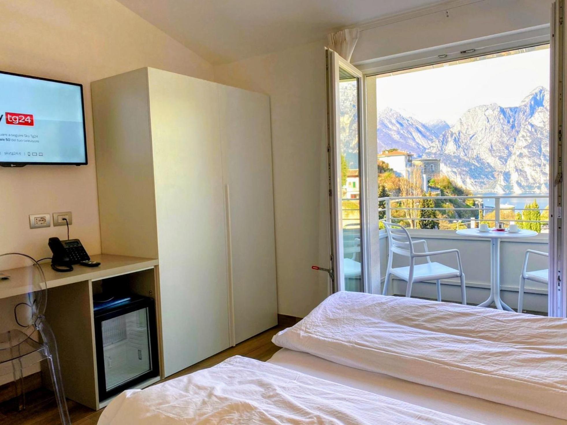 Albergo Garni Francesco Torbole Sul Garda Exterior photo
