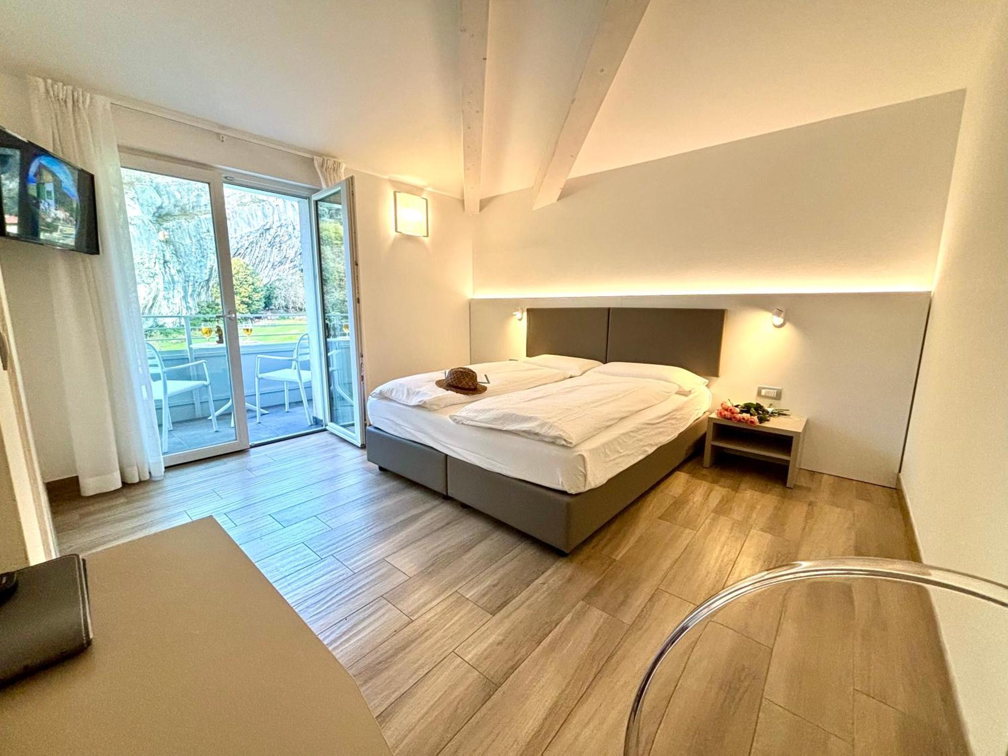 Albergo Garni Francesco Torbole Sul Garda Exterior photo