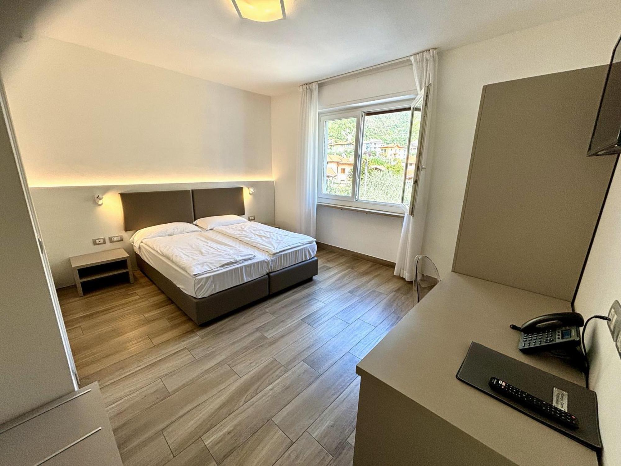 Albergo Garni Francesco Torbole Sul Garda Exterior photo